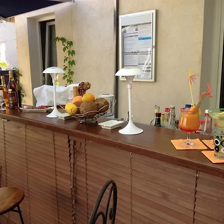 Les Alpes Hotel