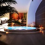 Les Alpes Hotel