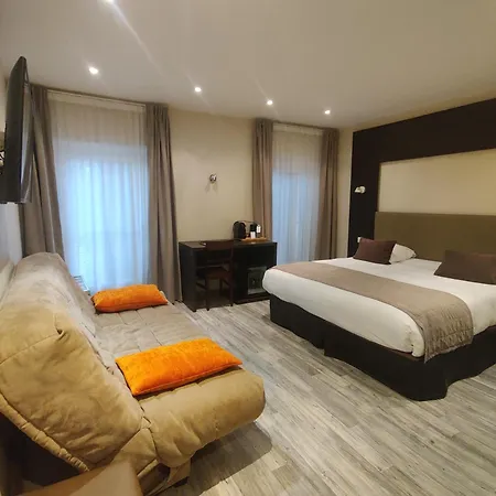 Les Alpes Hotel