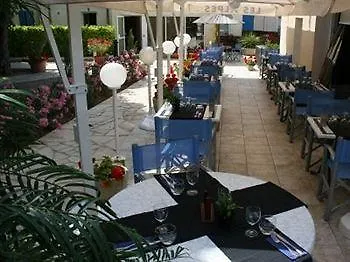 Les Alpes Szálloda Gréoux-les-Bains